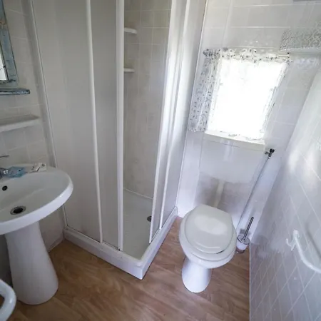 Ermosa Kamp alanı *